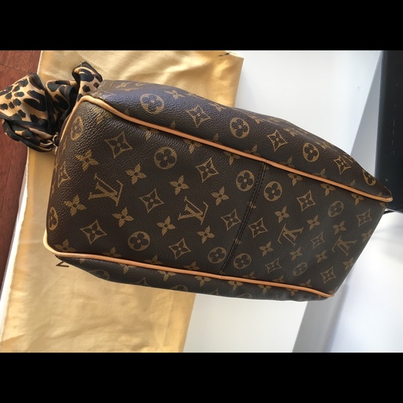 Louis Vuitton Monogram Hobo bag. - Picture 3 of 6